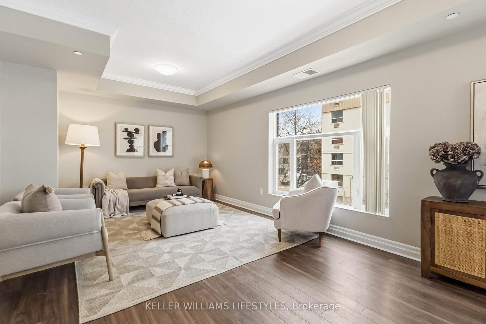 89 RIDOUT Street S • #305 • London South, ON photo 4