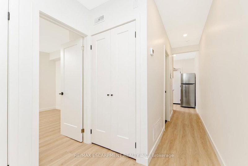 8 - 127 Victoria Ave S, Hamilton, L8N 2S9 | Image 2