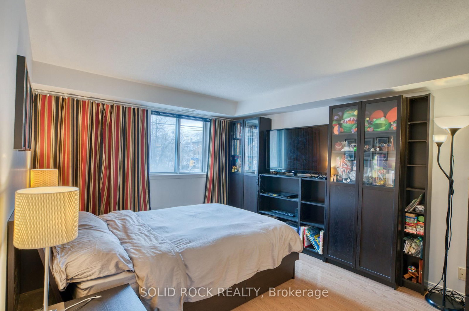 429 Somerset Street W, Unit 209 - Photo 17