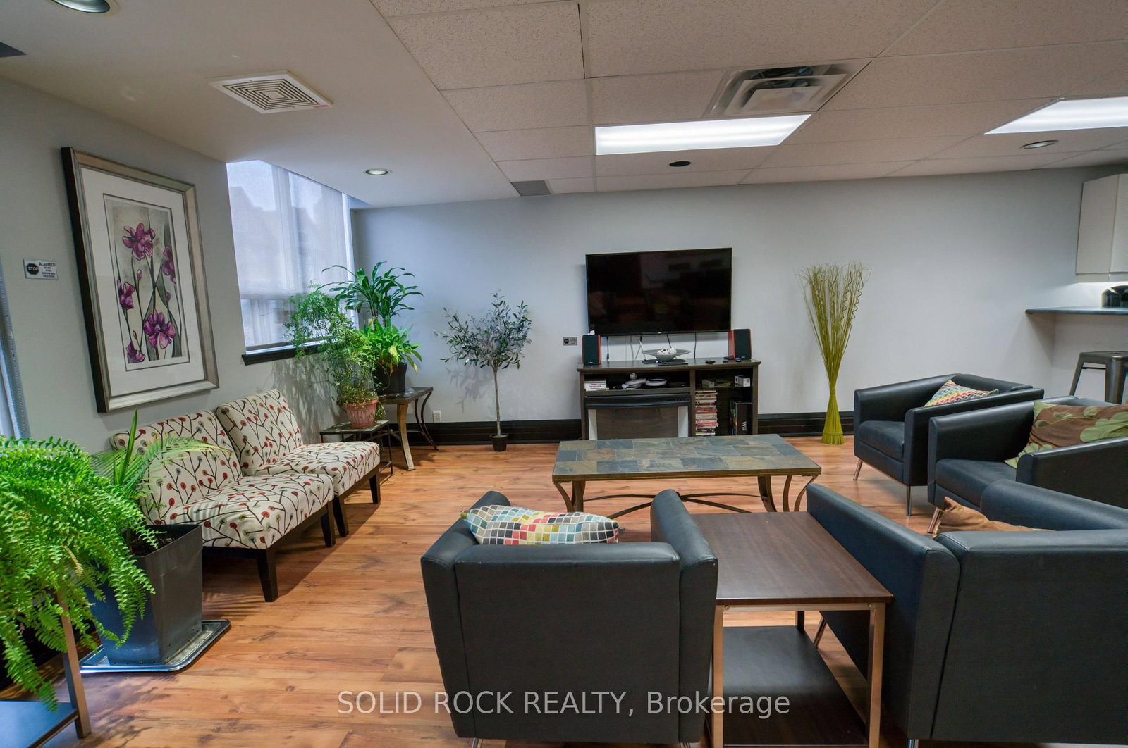 429 Somerset Street W, Unit 209 - Photo 29