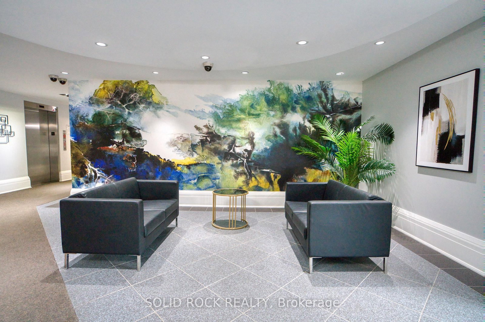 429 Somerset Street W, Unit 209 - Photo 4