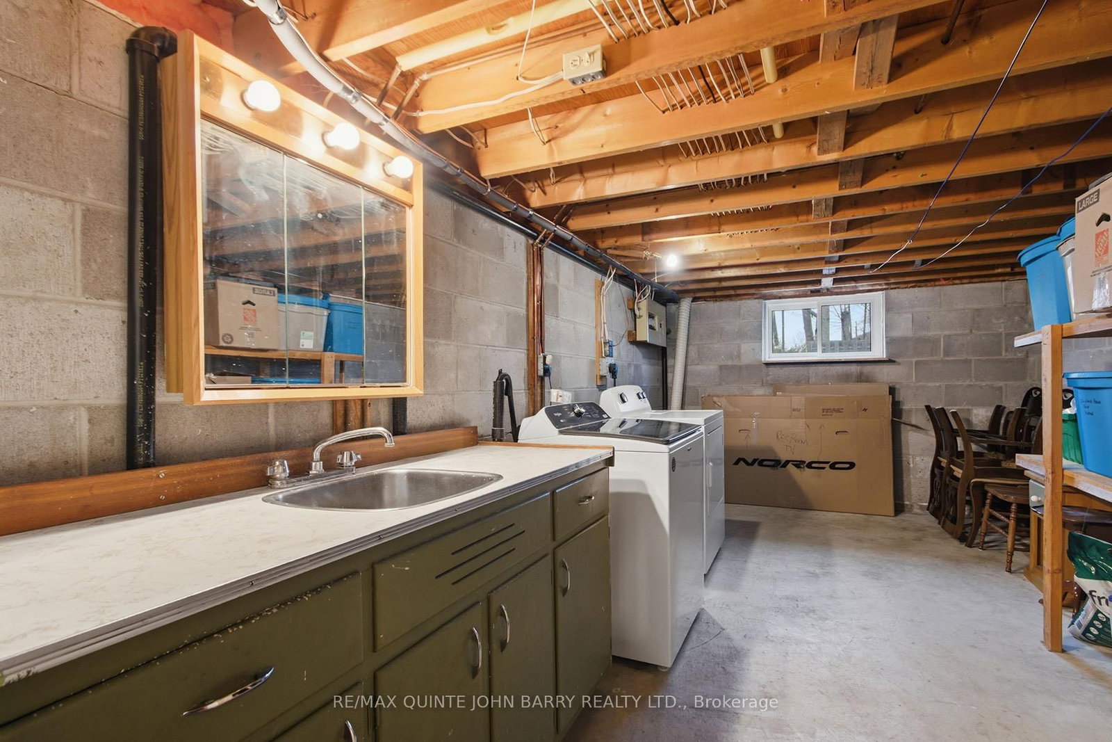 Detached House for sale at 35 Fourth Avenue, Quinte West, Ontario, K8V 5N5 - Trenton Ward - MLS: X12966644