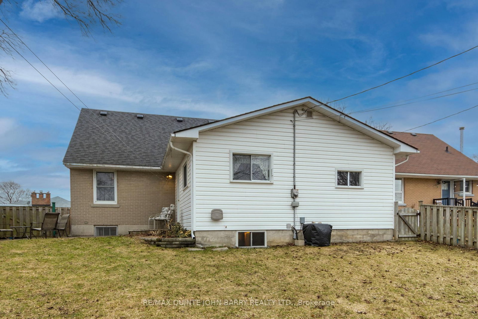 Detached House for sale at 35 Fourth Avenue, Quinte West, Ontario, K8V 5N5 - Trenton Ward - MLS: X12966644