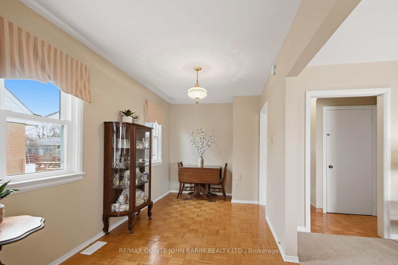 Detached House for sale at 35 Fourth Avenue, Quinte West, Ontario, K8V 5N5 - Trenton Ward - MLS: X12966644