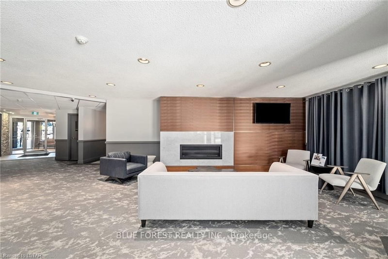 402 - 1 Jacksway Cres, London North, N5X 3T5 | Image 2