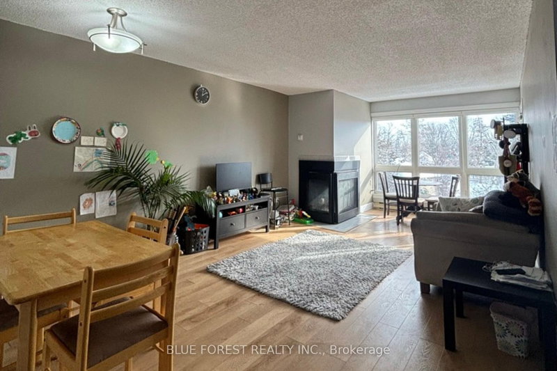 402 - 1 Jacksway Cres, London North, N5X 3T5 | Image 3