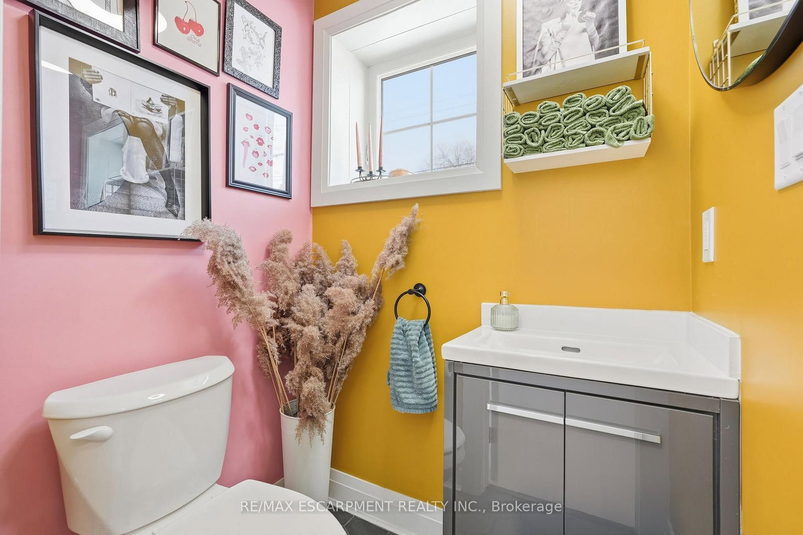 Detached House for sale at 286 East 18th Street, Hamilton, Ontario, L9A 4P6 - Inch Park - MLS: X12966850