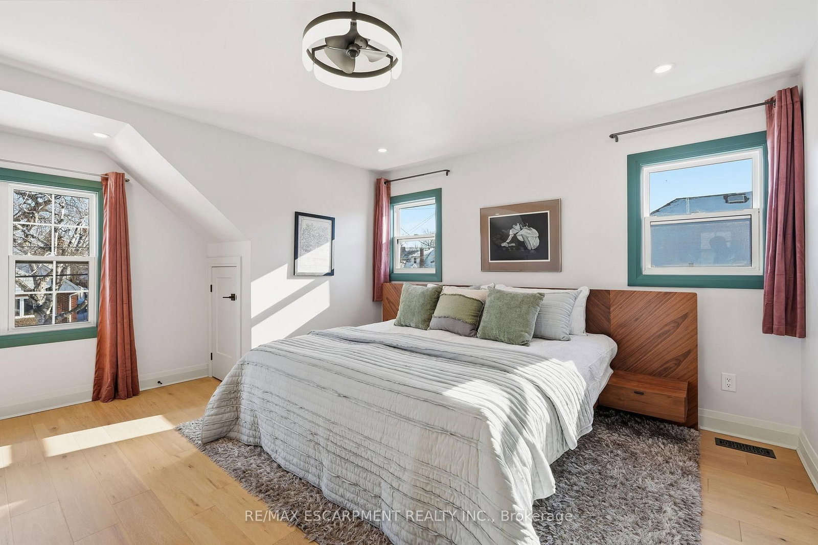 Detached House for sale at 286 East 18th Street, Hamilton, Ontario, L9A 4P6 - Inch Park - MLS: X12966850