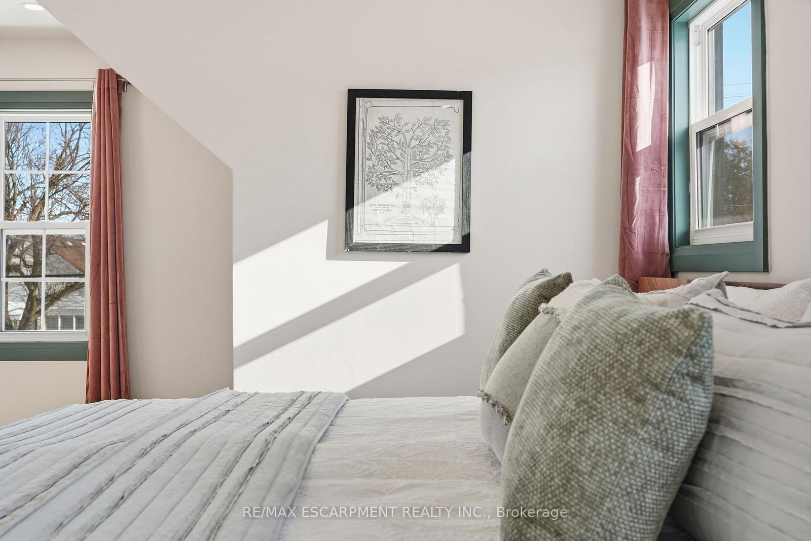 Detached House for sale at 286 East 18th Street, Hamilton, Ontario, L9A 4P6 - Inch Park - MLS: X12966850