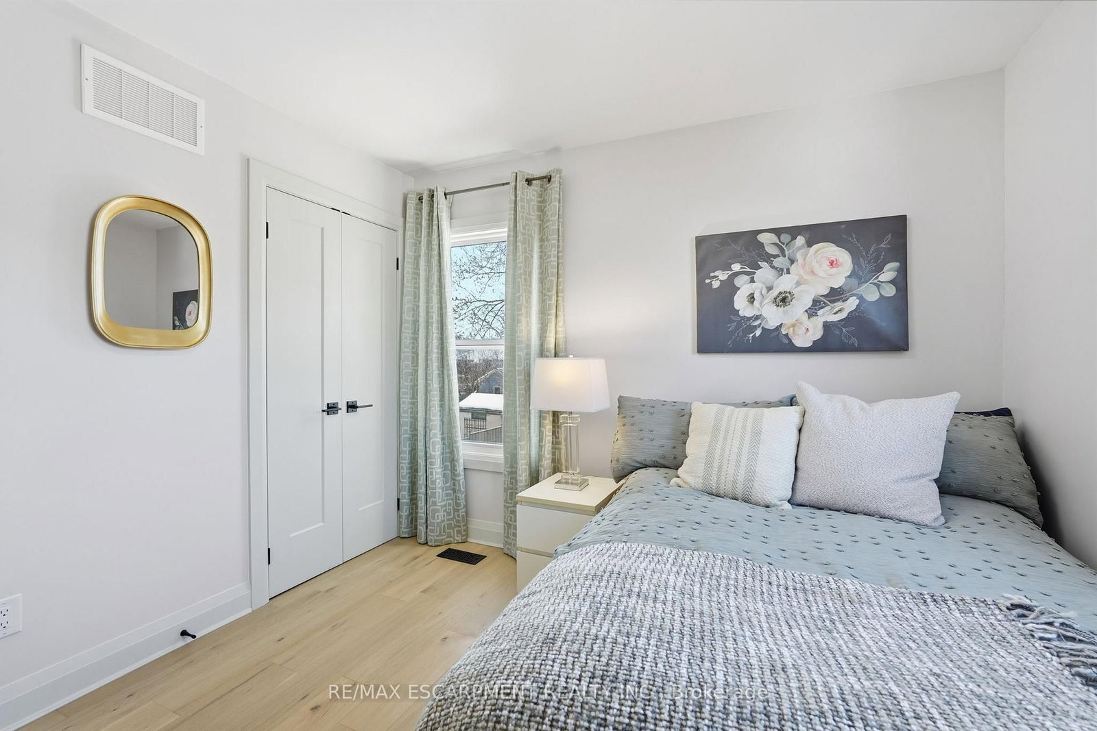 Detached House for sale at 286 East 18th Street, Hamilton, Ontario, L9A 4P6 - Inch Park - MLS: X12966850