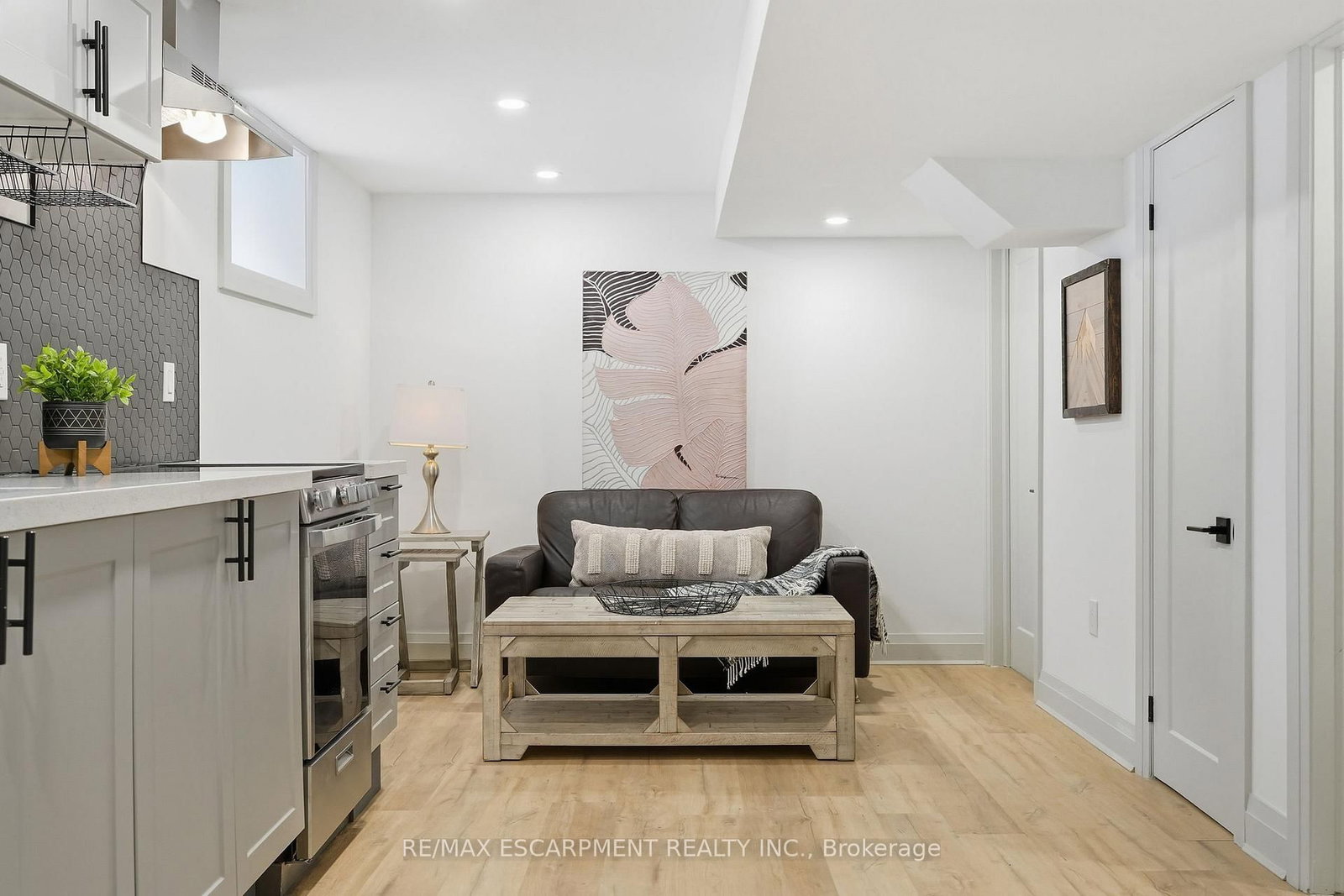 Detached House for sale at 286 East 18th Street, Hamilton, Ontario, L9A 4P6 - Inch Park - MLS: X12966850