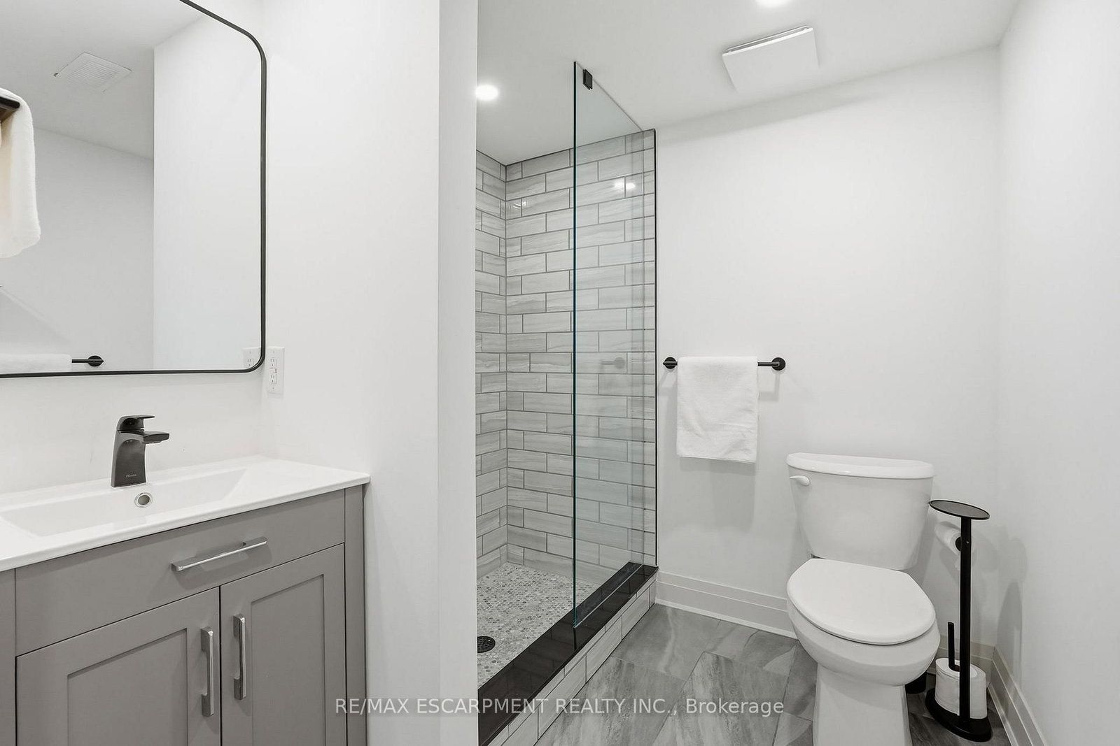 Detached House for sale at 286 East 18th Street, Hamilton, Ontario, L9A 4P6 - Inch Park - MLS: X12966850