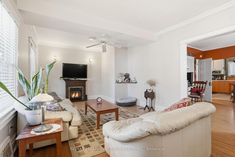 34 Vine St S, St. Catharines, L2R 3X8 | Image 3