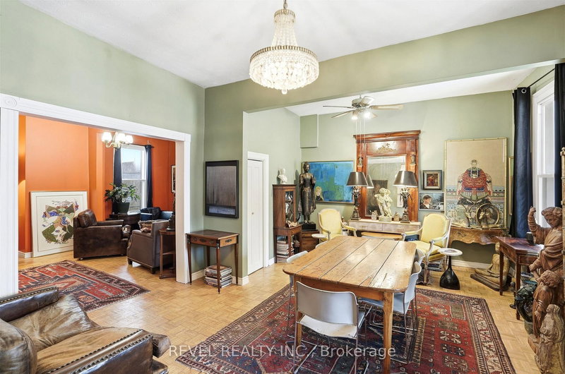 home for sale on 164 Macnab Street N