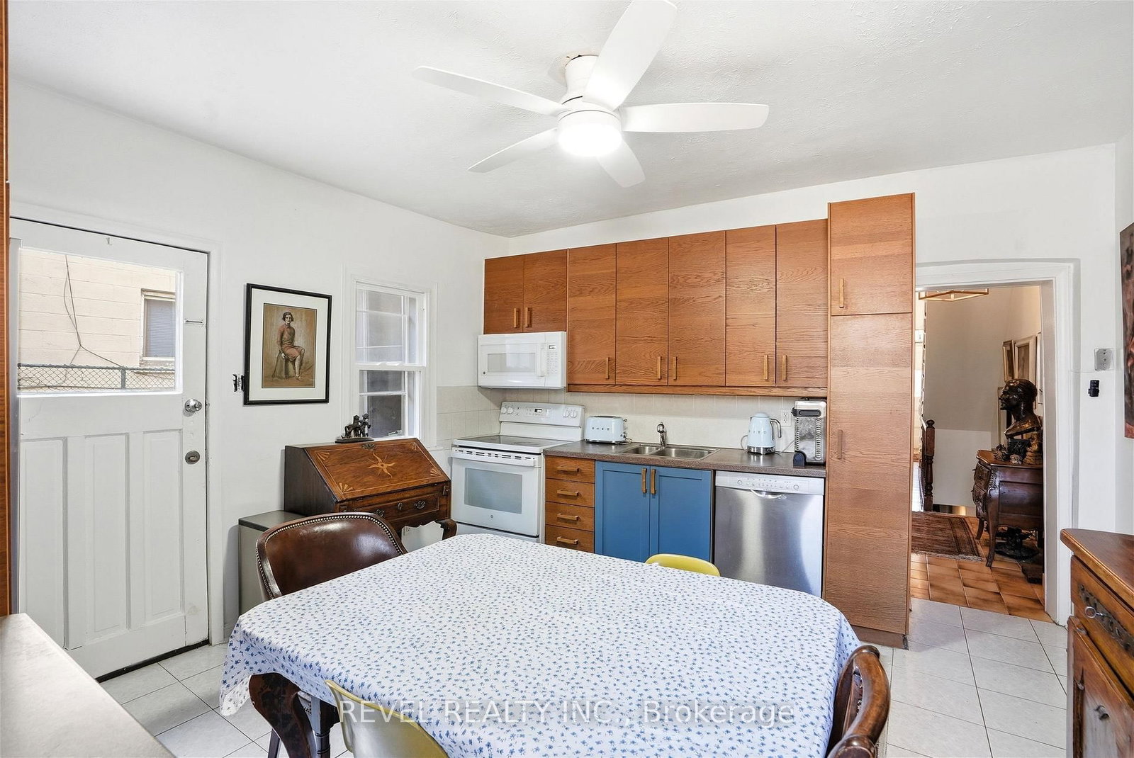 164 Macnab Street N - Photo 11