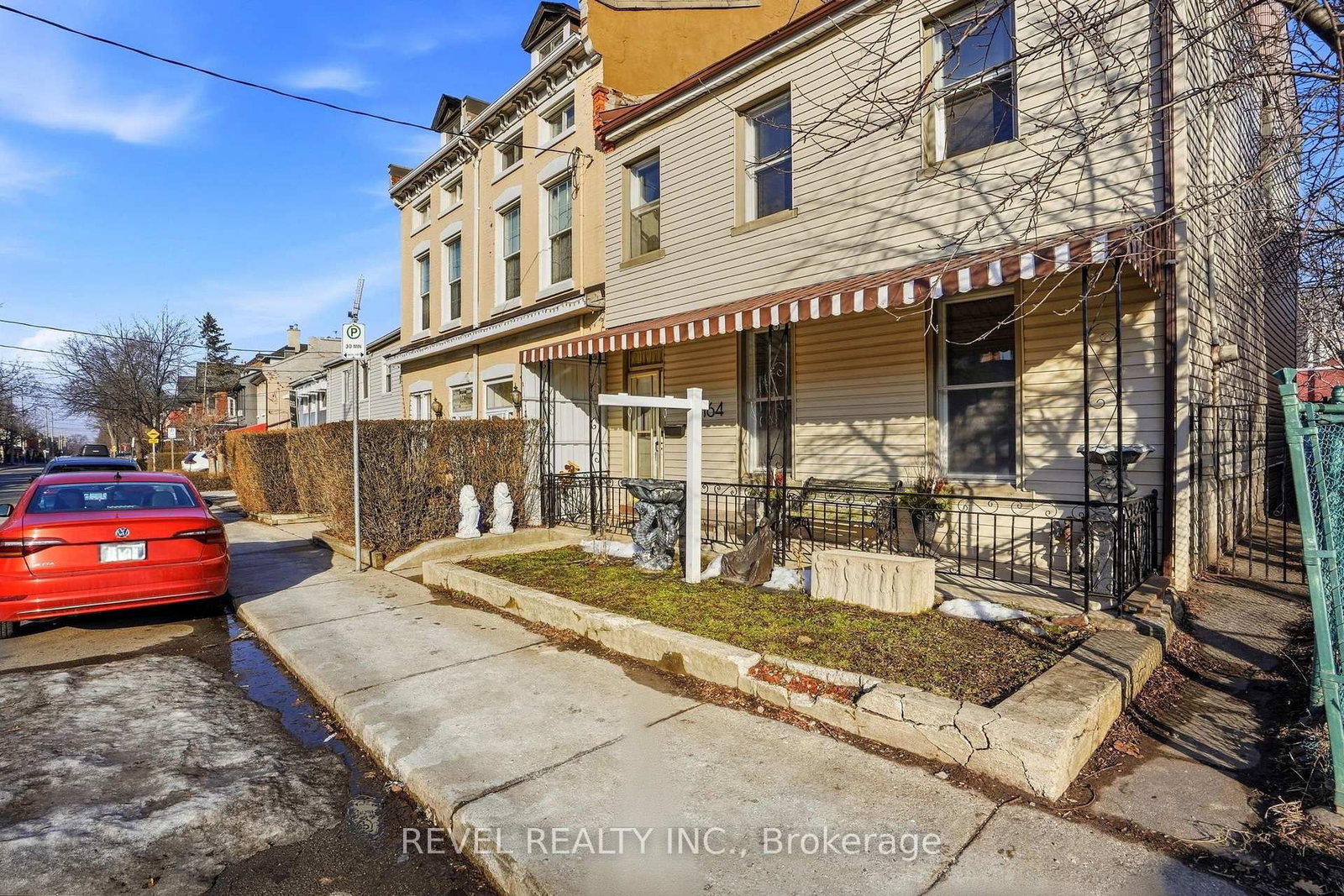 164 Macnab Street N - Photo 28