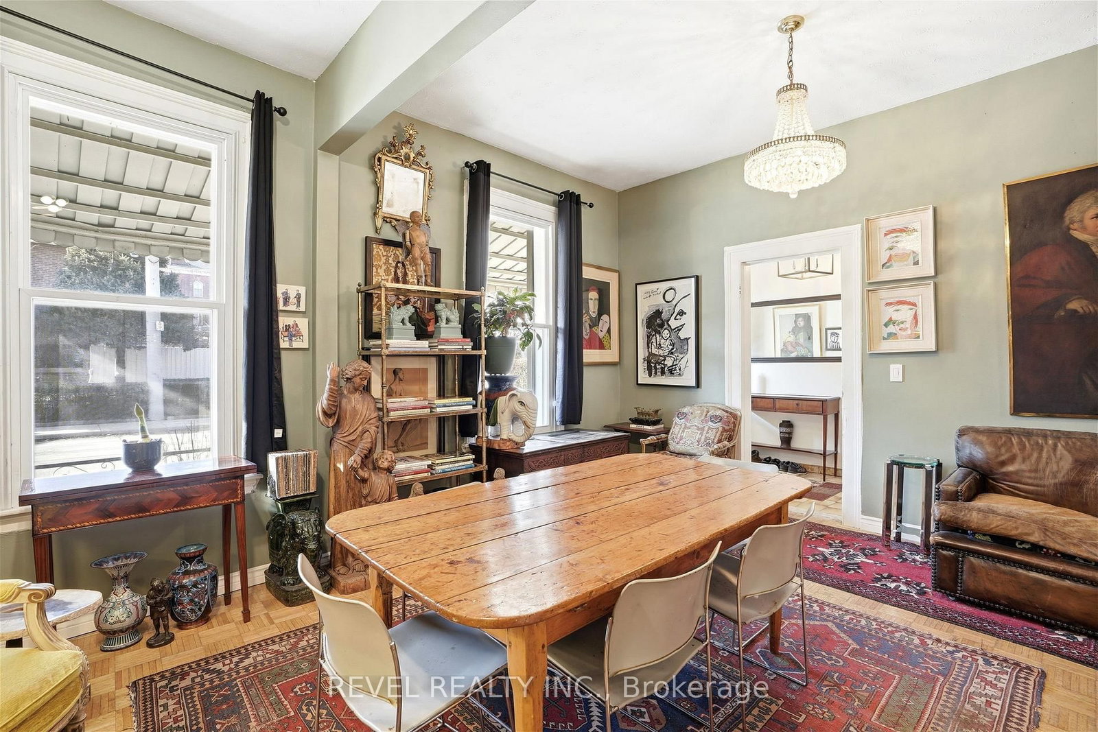 164 Macnab Street N - Photo 3