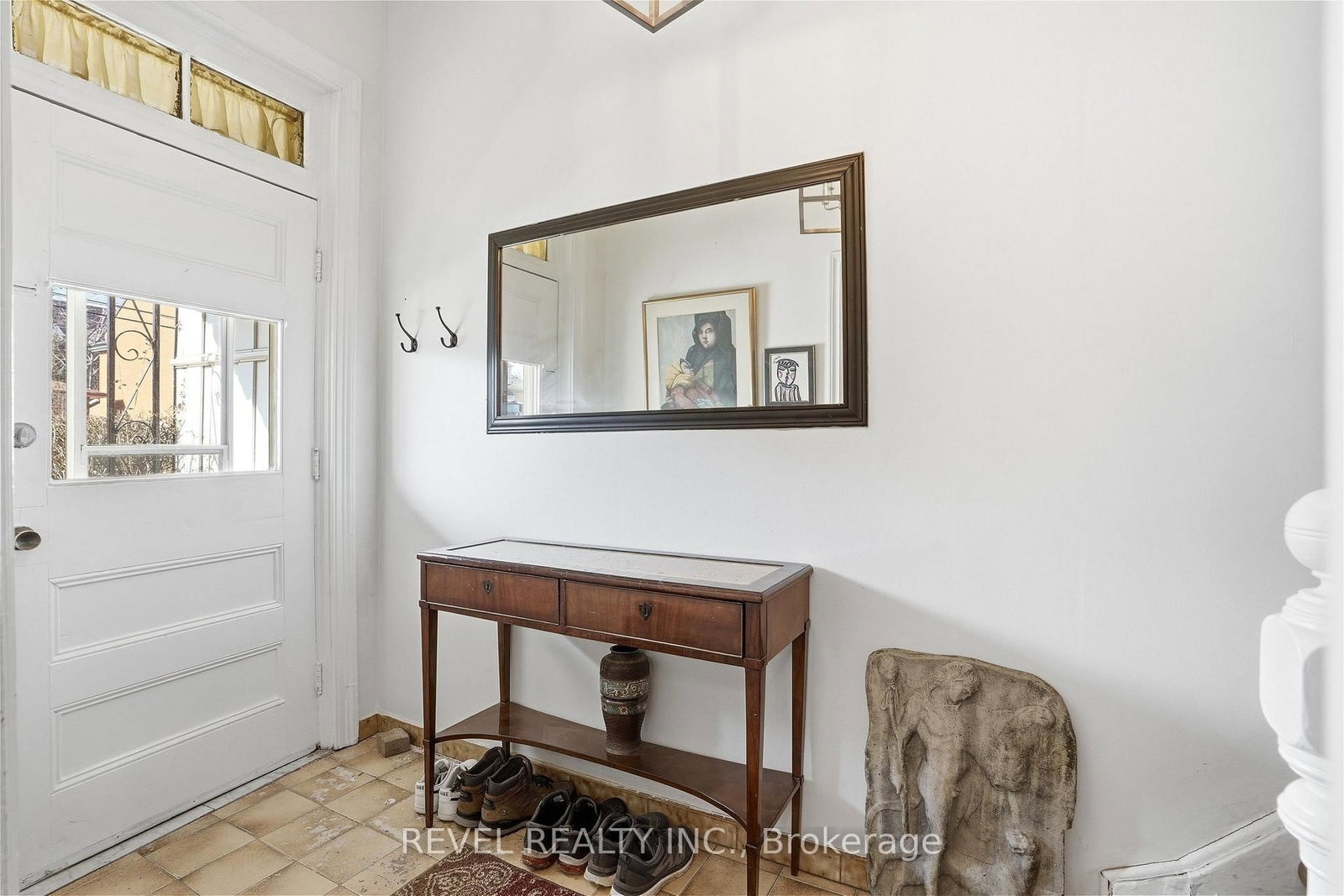 164 Macnab Street N - Photo 8