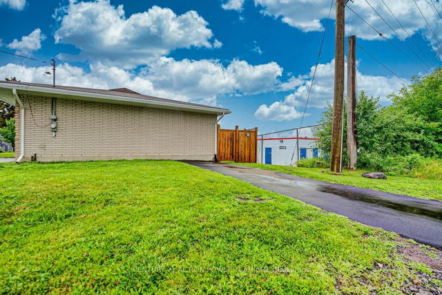 B - 1149 B PARISIEN Street