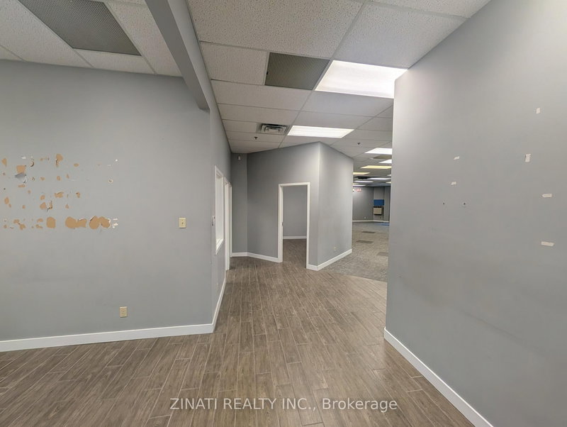 210 - 1980 Ogilvie Rd, Gloucester, K1J 9L3 | Image 3