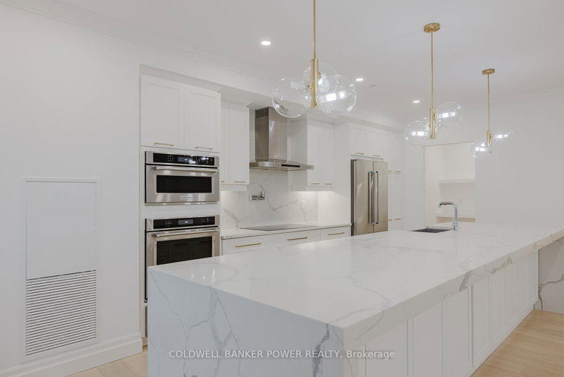 home for lease on 1103-260 Villagewalk Boulevard