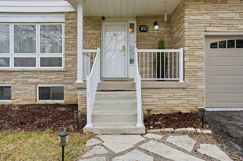 102 Dundee Dr, Haldimand, N3W 1J8 | Image 3