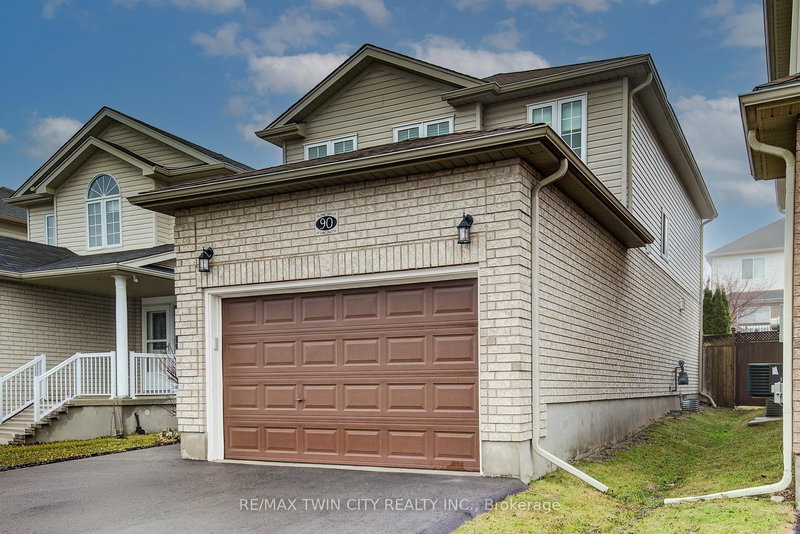 90 Udvari Cres S, Kitchener, N2N 3P5 | Image 3