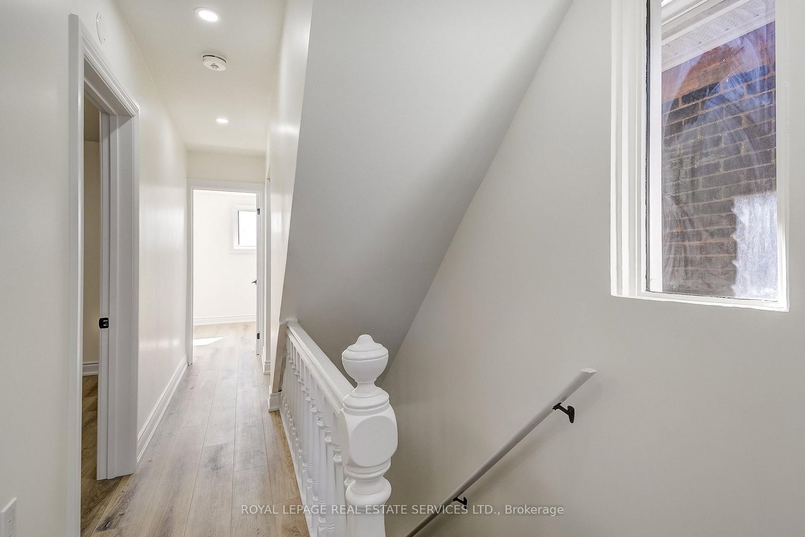 Detached House for lease at 35 Fairleigh Avenue, Hamilton, Ontario, L8L 6H1 - Gibson - MLS: X12967284