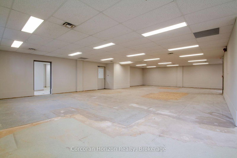 B2A - 1955 KING St E, Hamilton, L8K 1W2 | Image 3