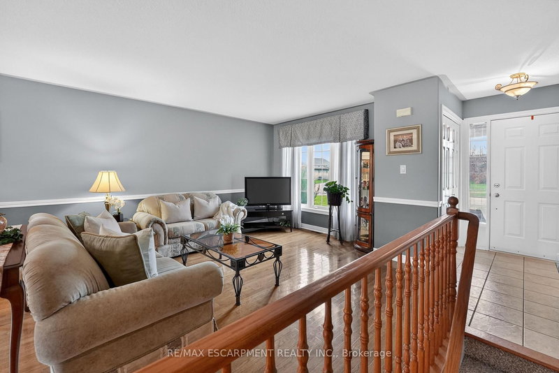 12 Courtney Cres, Welland, L3C 7H9 | Image 3