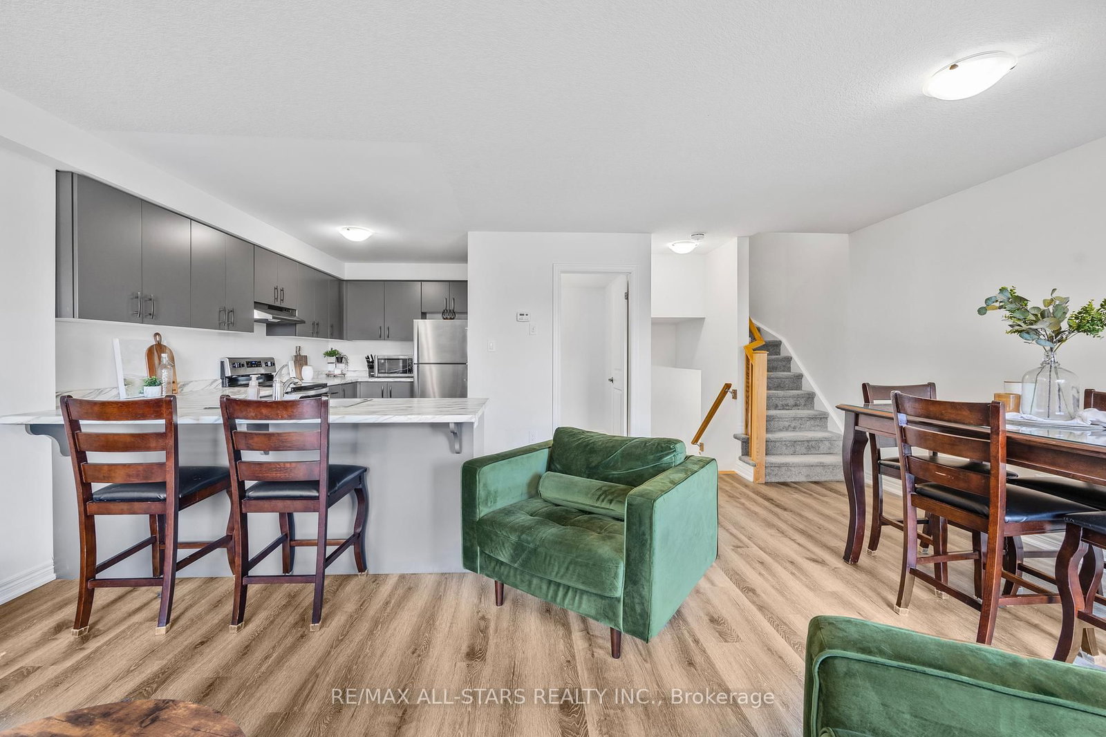 Listing Image 20