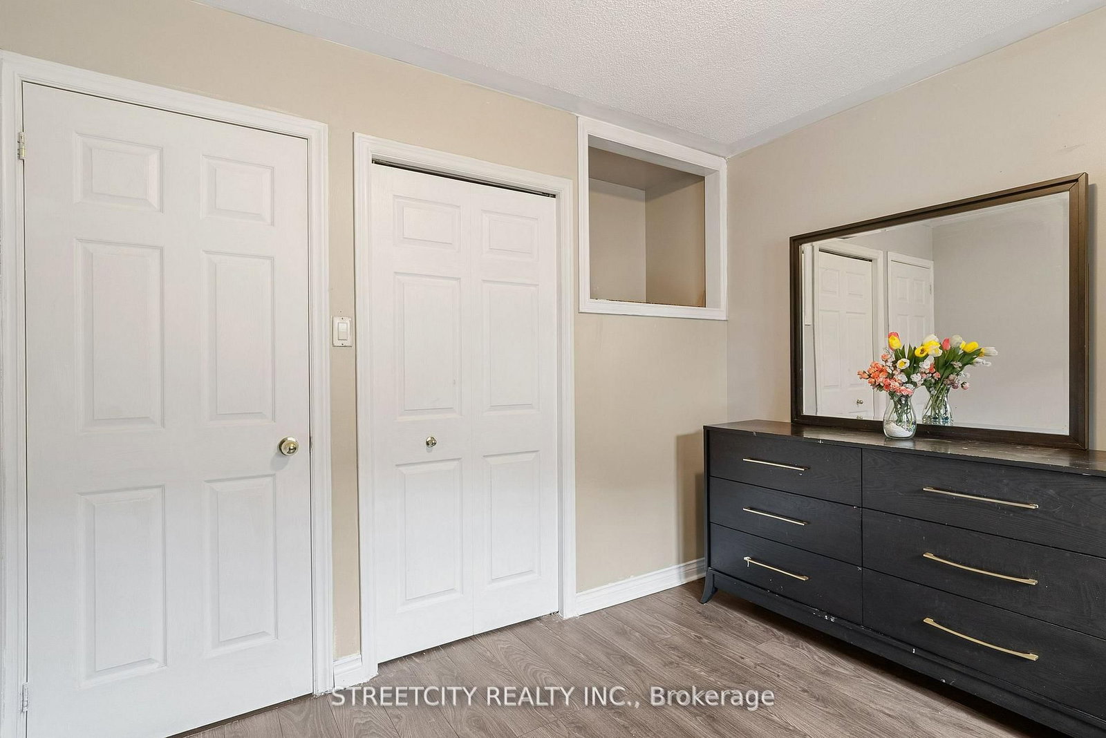 Detached House for sale at 126 Meadowridge Road, London North, Ontario, N6H 5N6 - North M - MLS: X12967394