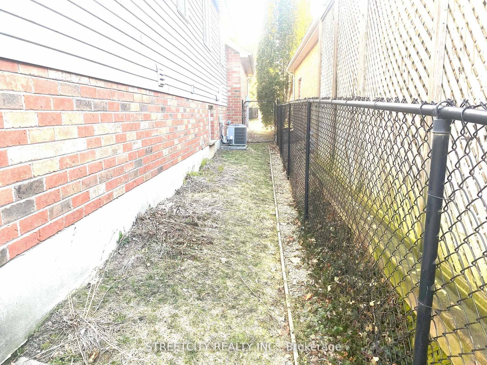 Detached House for sale at 126 Meadowridge Road, London North, Ontario, N6H 5N6 - North M - MLS: X12967394