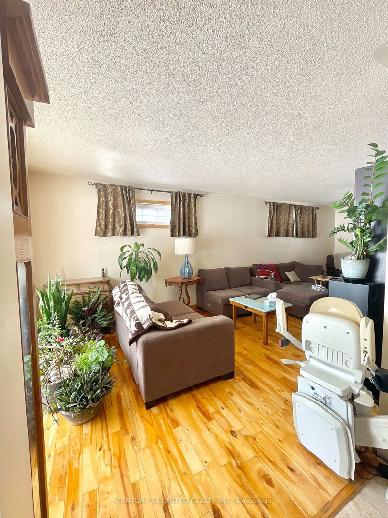 9588 Ardagh Crescent
