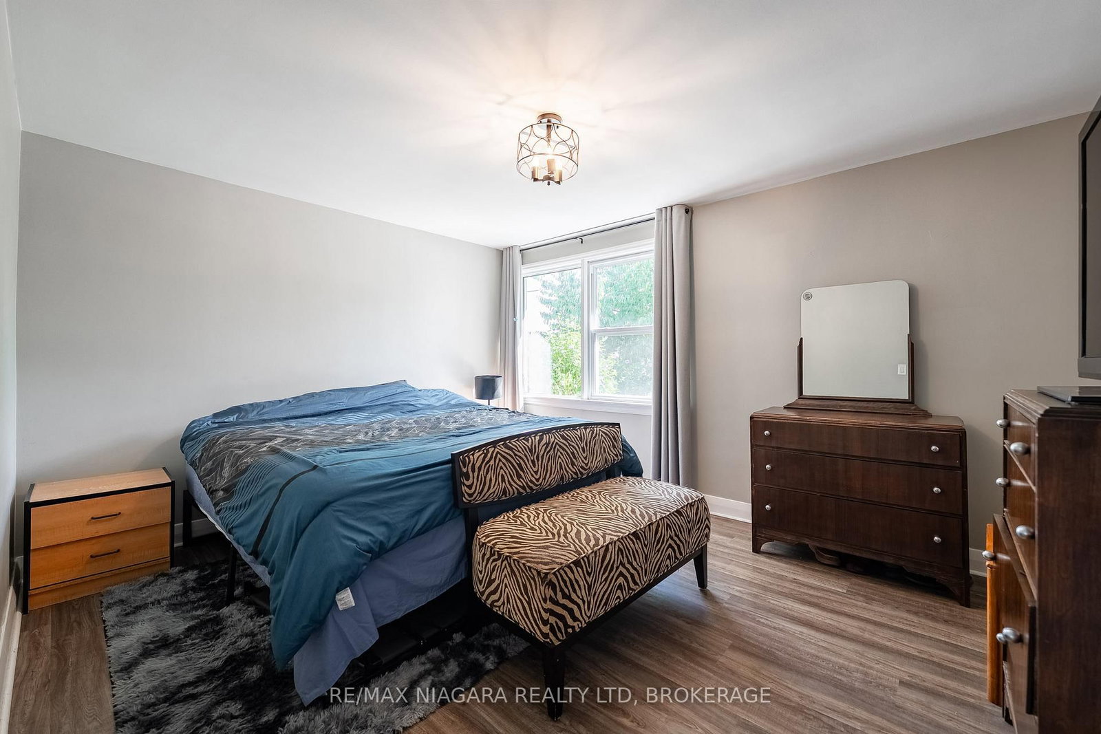 Detached House for sale at 63 Moffatt Street, St. Catharines, Ontario, L2P 2L5 - Oakdale - MLS: X12967596