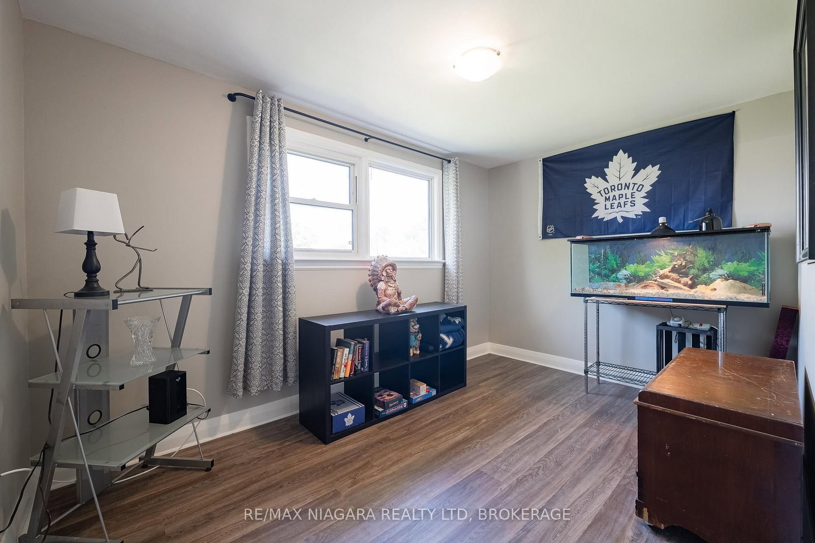 Detached House for sale at 63 Moffatt Street, St. Catharines, Ontario, L2P 2L5 - Oakdale - MLS: X12967596