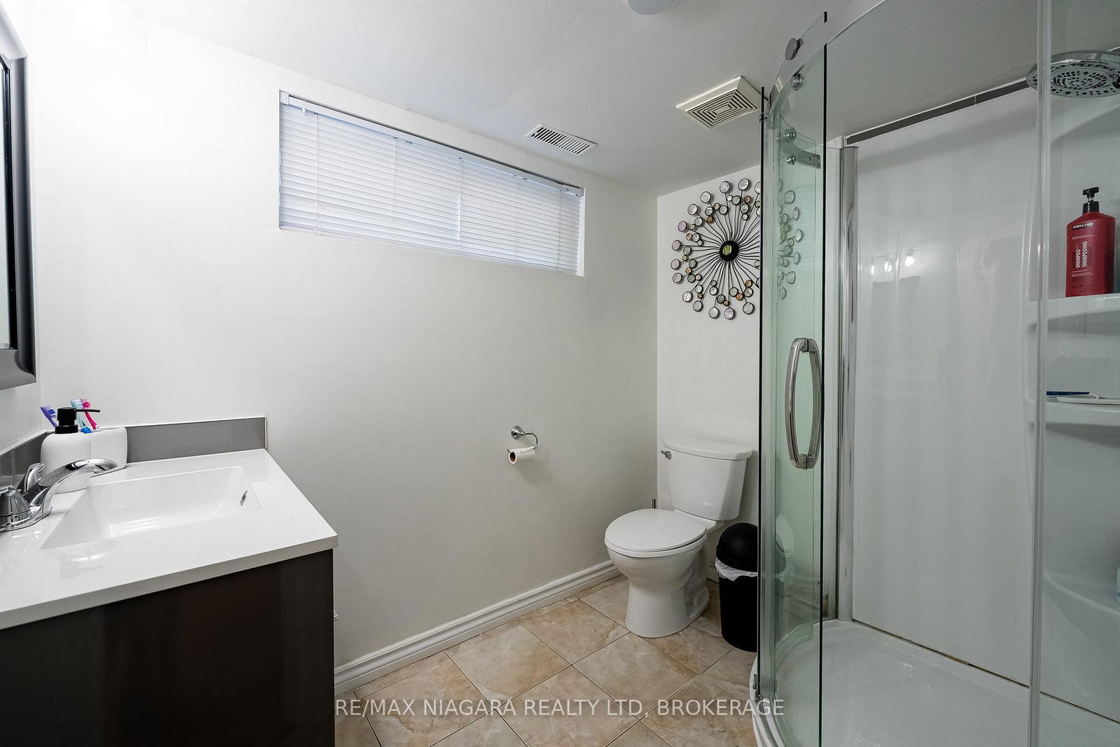 Detached House for sale at 63 Moffatt Street, St. Catharines, Ontario, L2P 2L5 - Oakdale - MLS: X12967596