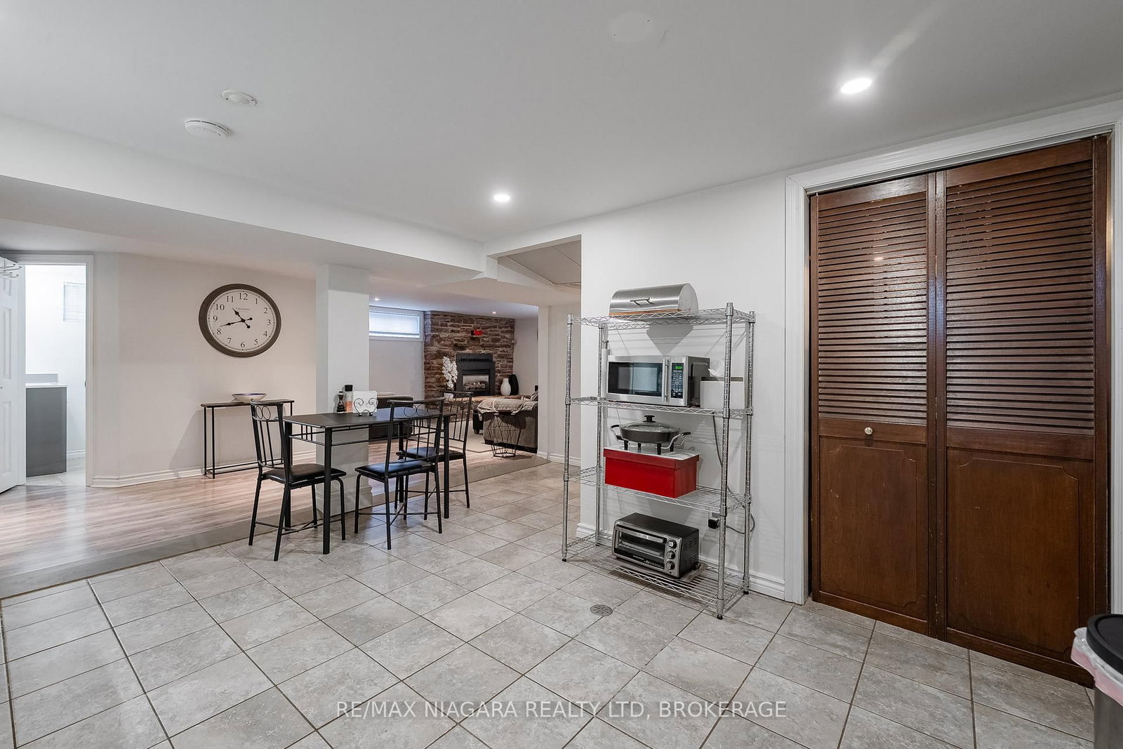 Detached House for sale at 63 Moffatt Street, St. Catharines, Ontario, L2P 2L5 - Oakdale - MLS: X12967596