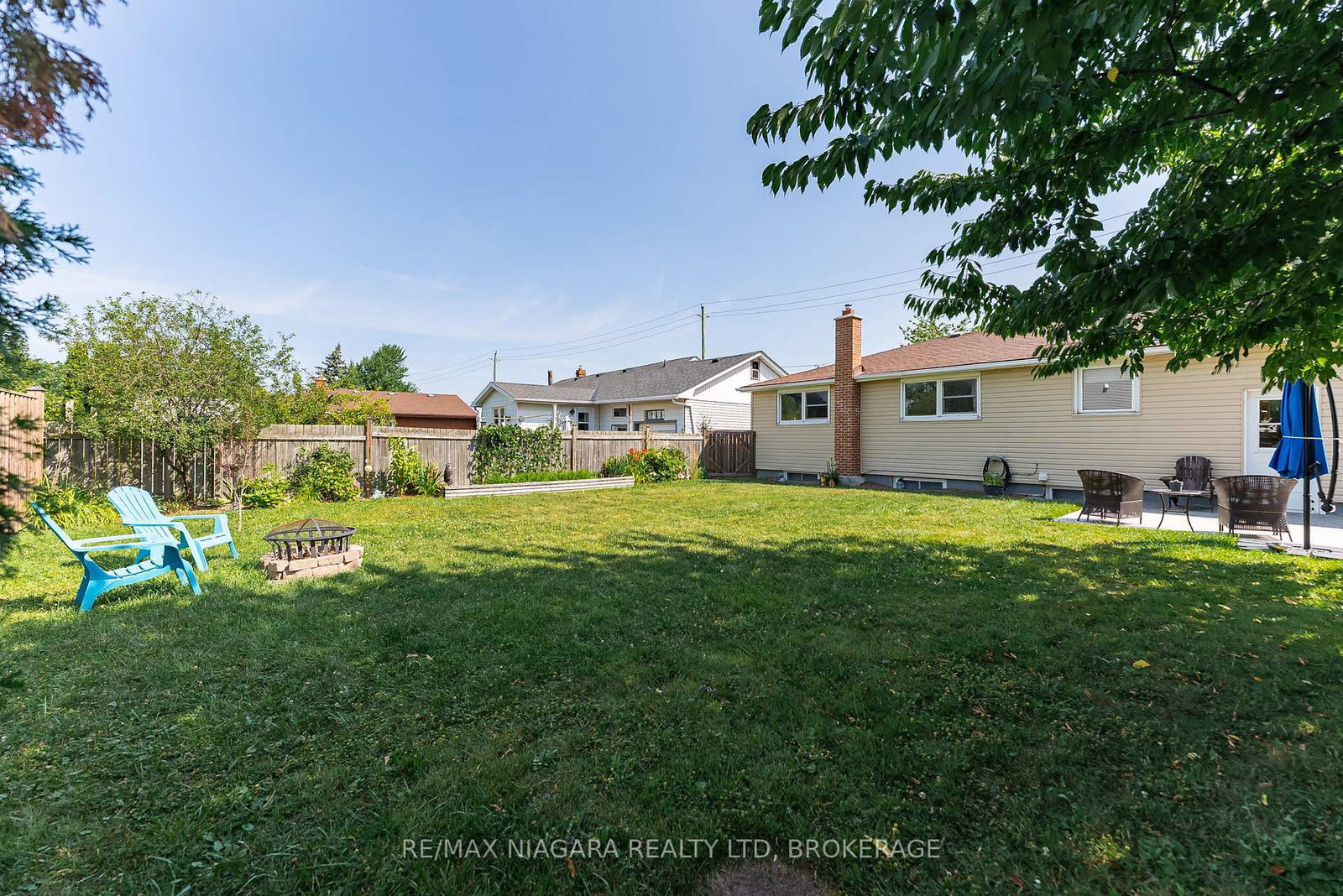 Detached House for sale at 63 Moffatt Street, St. Catharines, Ontario, L2P 2L5 - Oakdale - MLS: X12967596