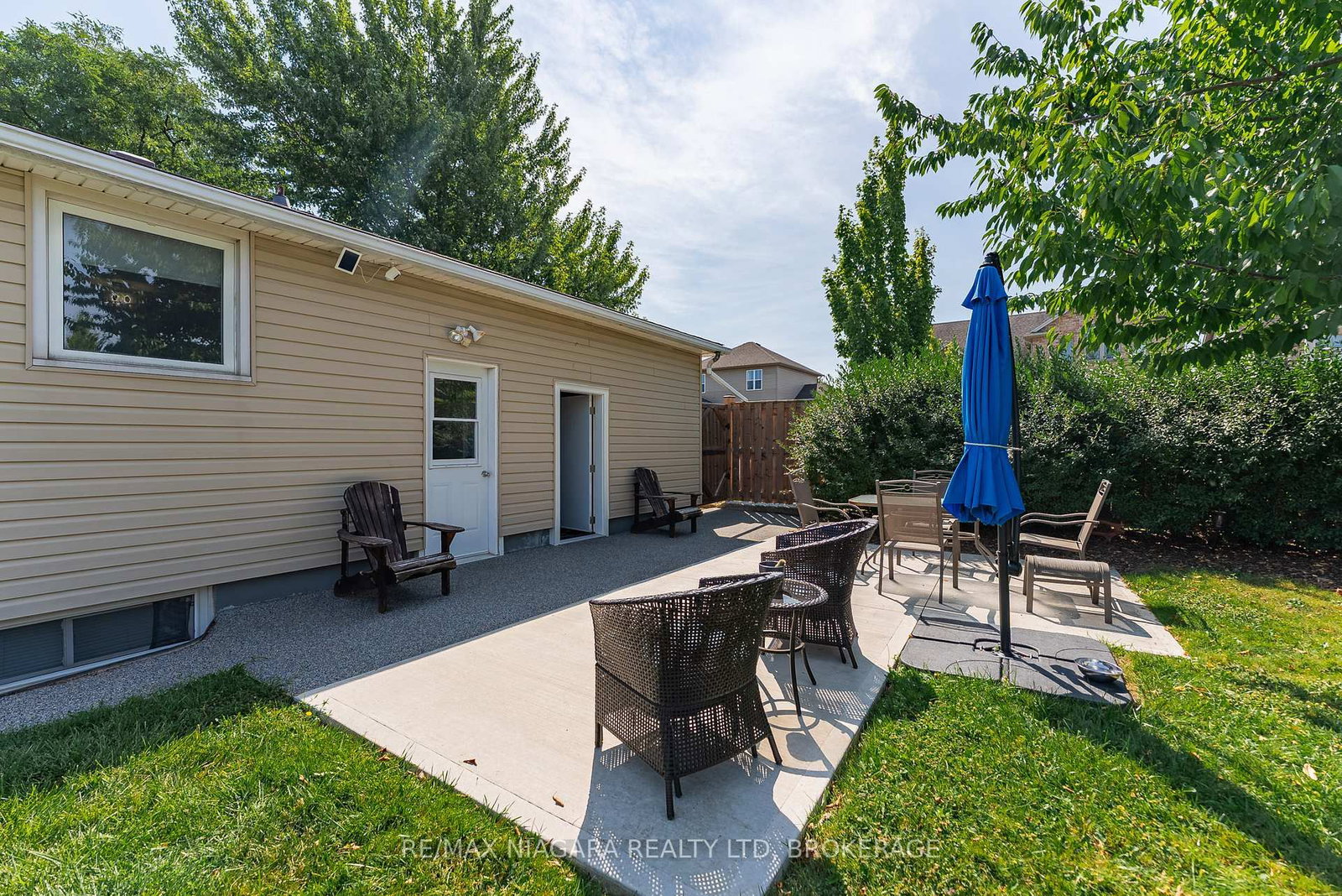 Detached House for sale at 63 Moffatt Street, St. Catharines, Ontario, L2P 2L5 - Oakdale - MLS: X12967596