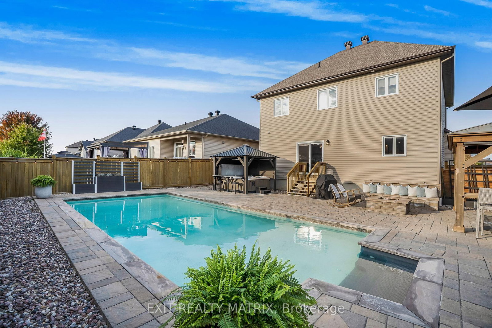 Detached House for sale at 301 Colmar Street, Russell, Ontario, K0A 1W0 - Embrun - MLS: X12967668