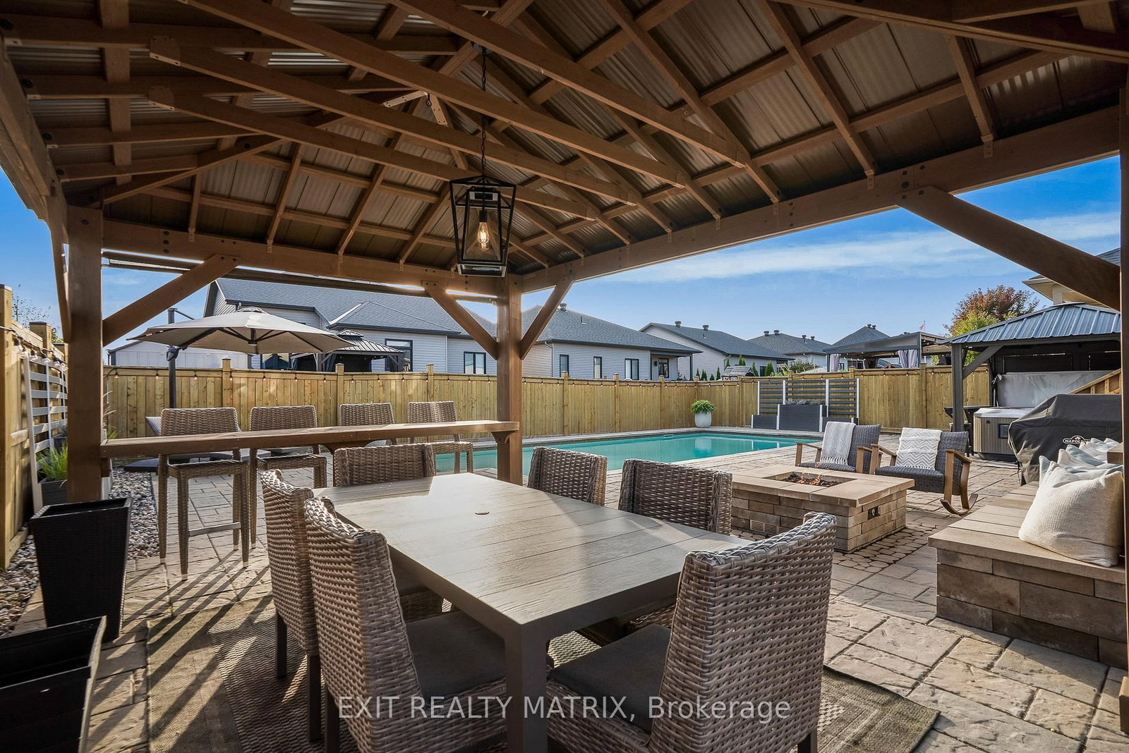 Detached House for sale at 301 Colmar Street, Russell, Ontario, K0A 1W0 - Embrun - MLS: X12967668