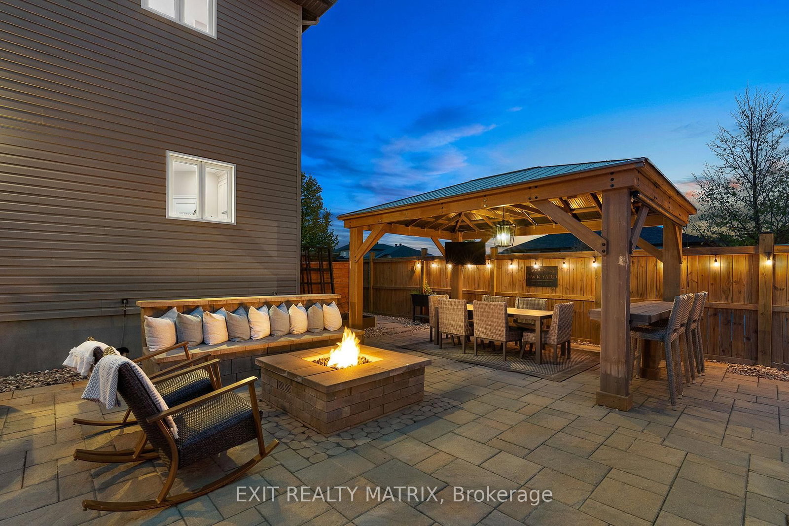 Detached House for sale at 301 Colmar Street, Russell, Ontario, K0A 1W0 - Embrun - MLS: X12967668