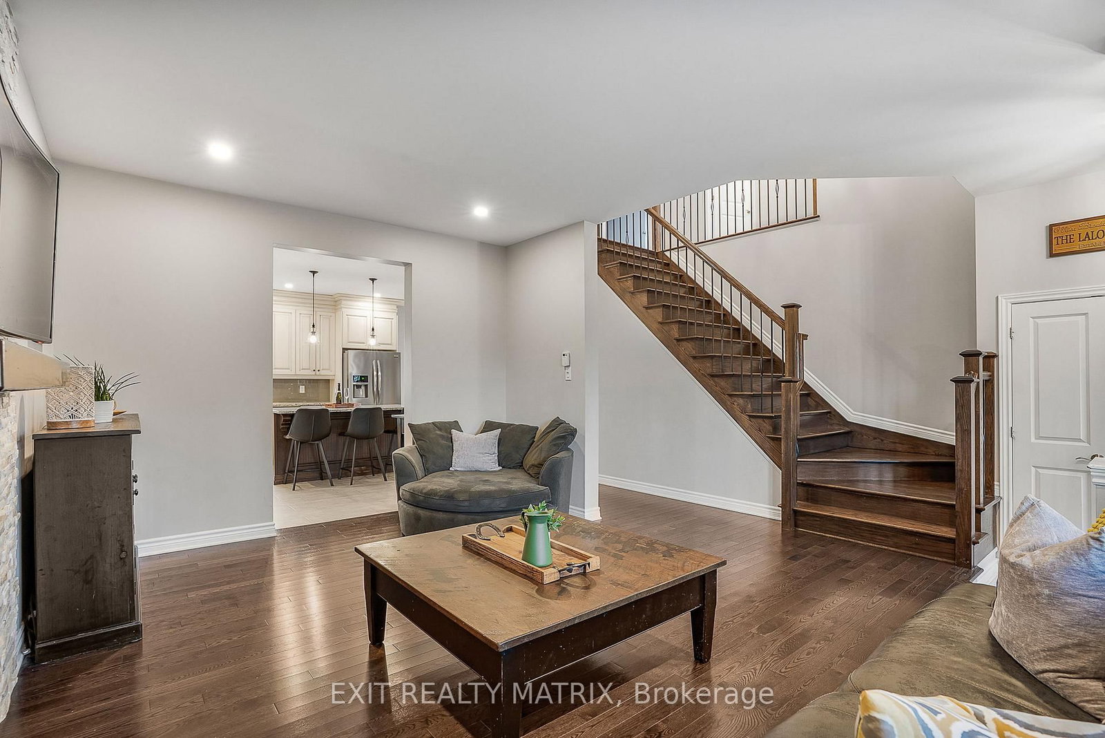 Detached House for sale at 301 Colmar Street, Russell, Ontario, K0A 1W0 - Embrun - MLS: X12967668