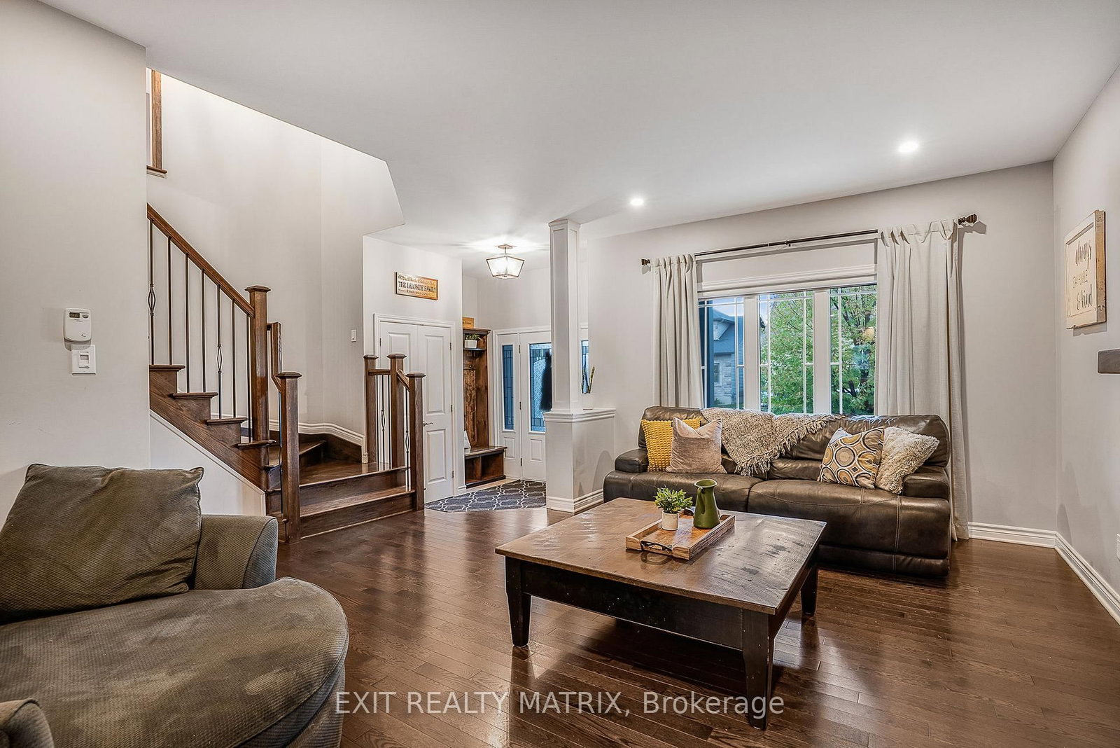 Detached House for sale at 301 Colmar Street, Russell, Ontario, K0A 1W0 - Embrun - MLS: X12967668