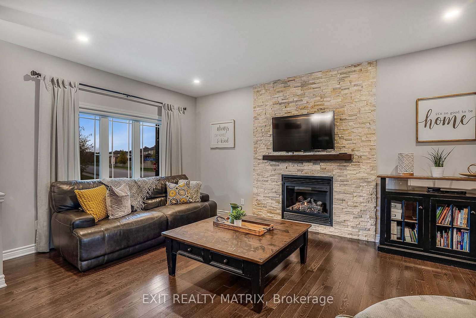 Detached House for sale at 301 Colmar Street, Russell, Ontario, K0A 1W0 - Embrun - MLS: X12967668