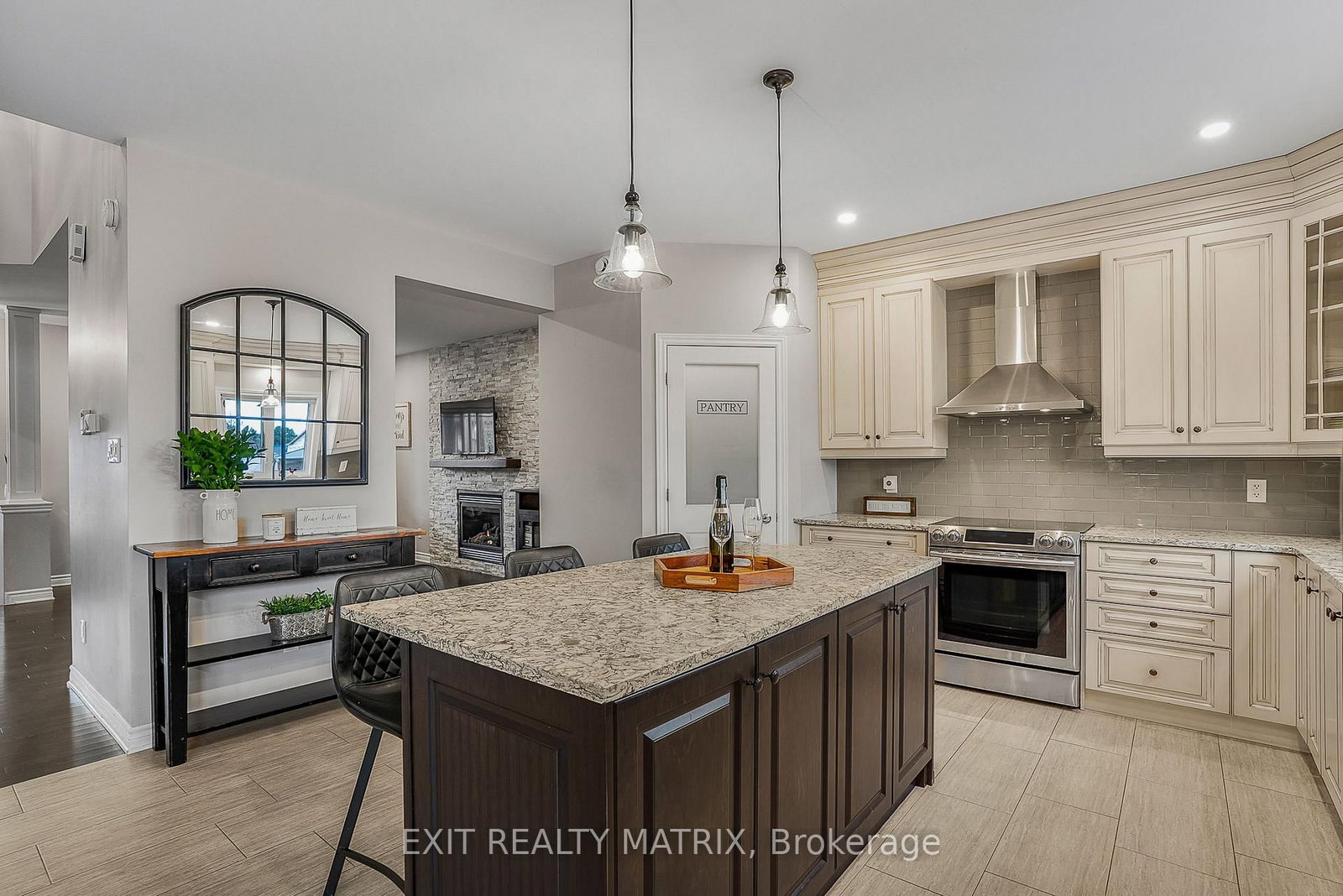 Detached House for sale at 301 Colmar Street, Russell, Ontario, K0A 1W0 - Embrun - MLS: X12967668