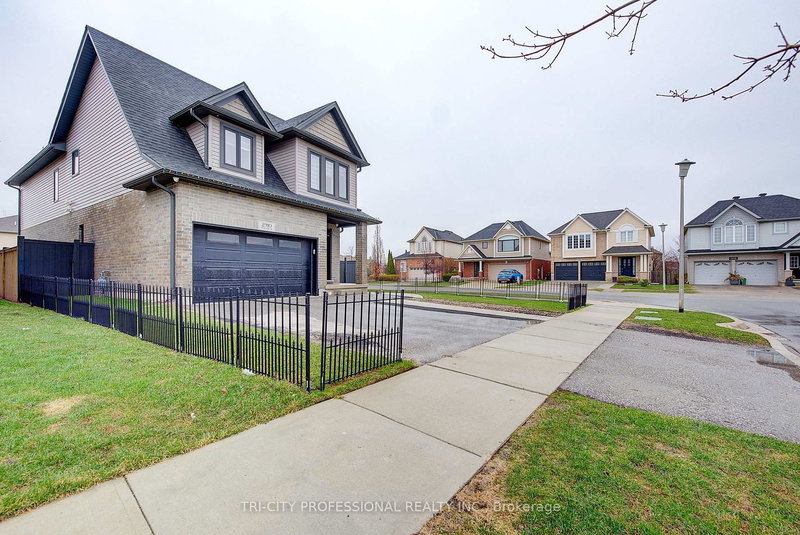 2910 Turner Cres, London South, N6M 0A1 | Image 3