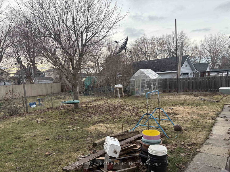 225-225A 8TH St W, Cornwall, K6J 2Z7 | Image 3