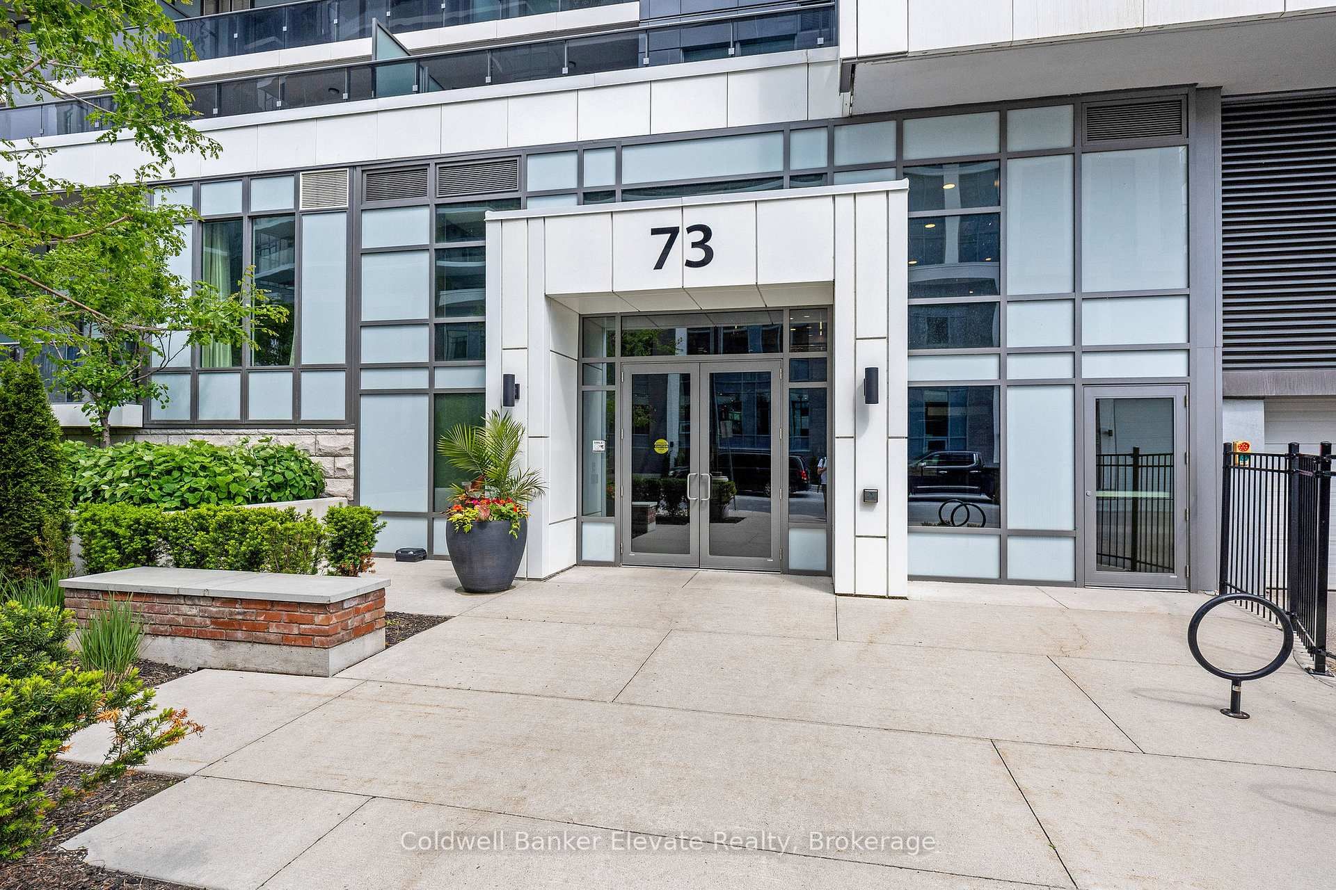73 Arthur Street S, Unit 209